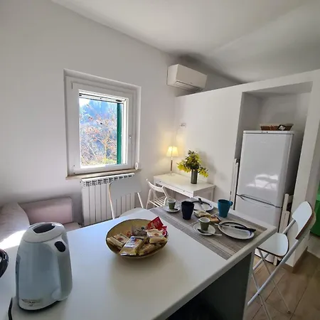 Guesthost - Galteri Housing